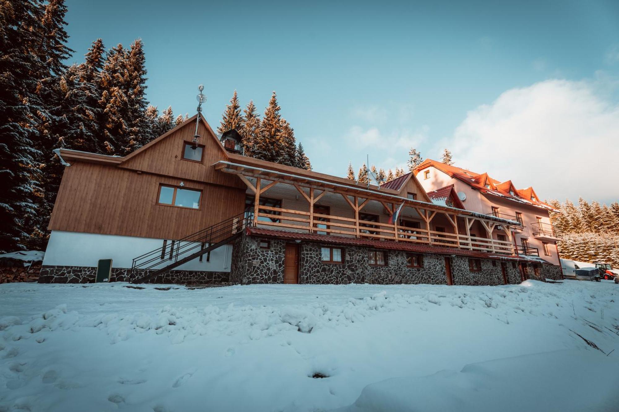 Chata Kubinska Hola Dolny Kubin Esterno foto